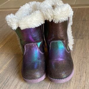 Toddler girls size 8 Cat & Jack iridescence boots with fur